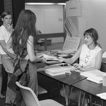 Students enroll at JCCC.