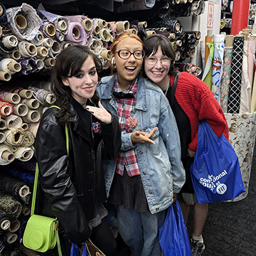 JCCC fashion students visit fabric store