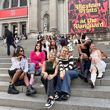 JCCC fashion students outside The Metropolitan Museum of Art