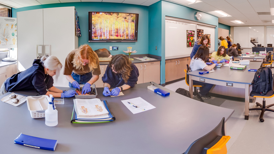 virtual tour of a science lab at JCCC